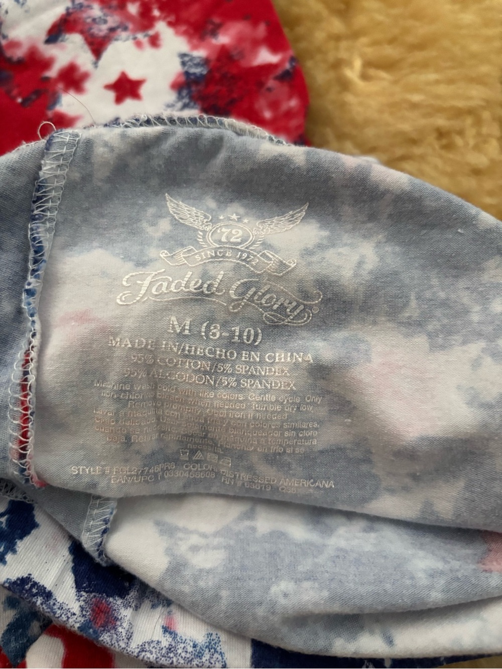 Women’s Red, White & Blue Star Print Legging Capris - Picture 2 of 2